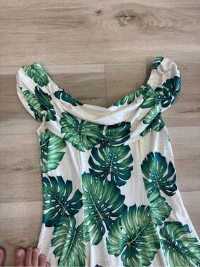 C C Fashion Hawaii- creme with monstera Leaf Print